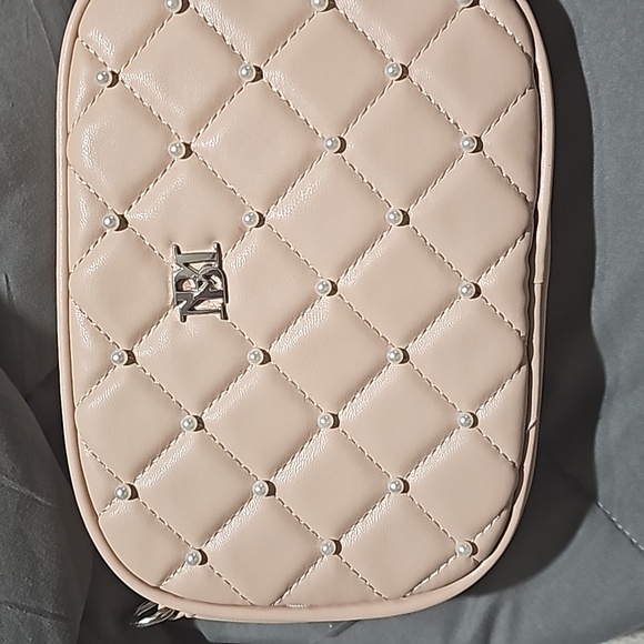 Pink quilted "camera bag" or cross body Badgley Mischa/best offer - Picture 8 of 10